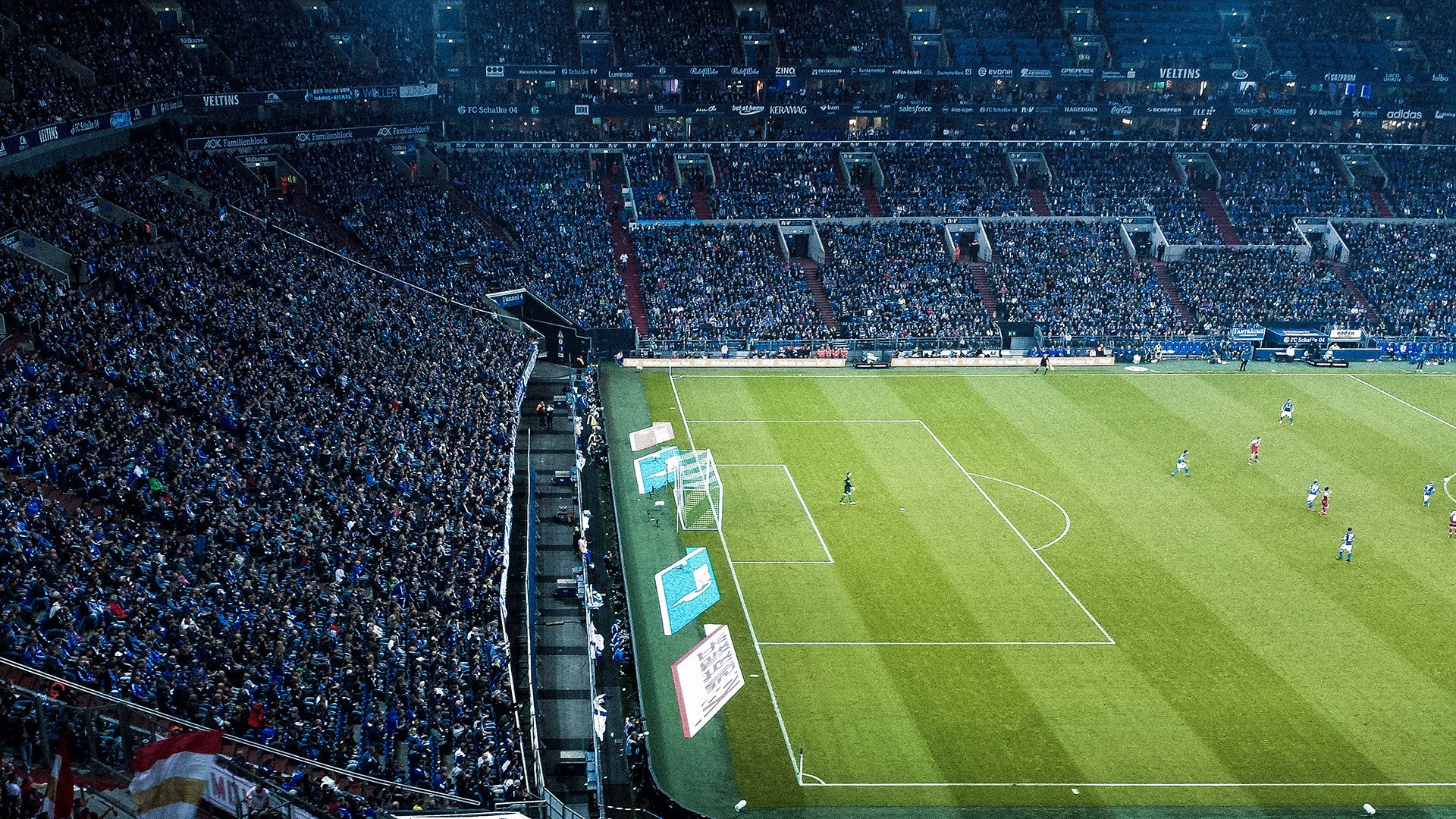 “暗藏玄机：战术布局决定天平的关键时刻”，战术布局图