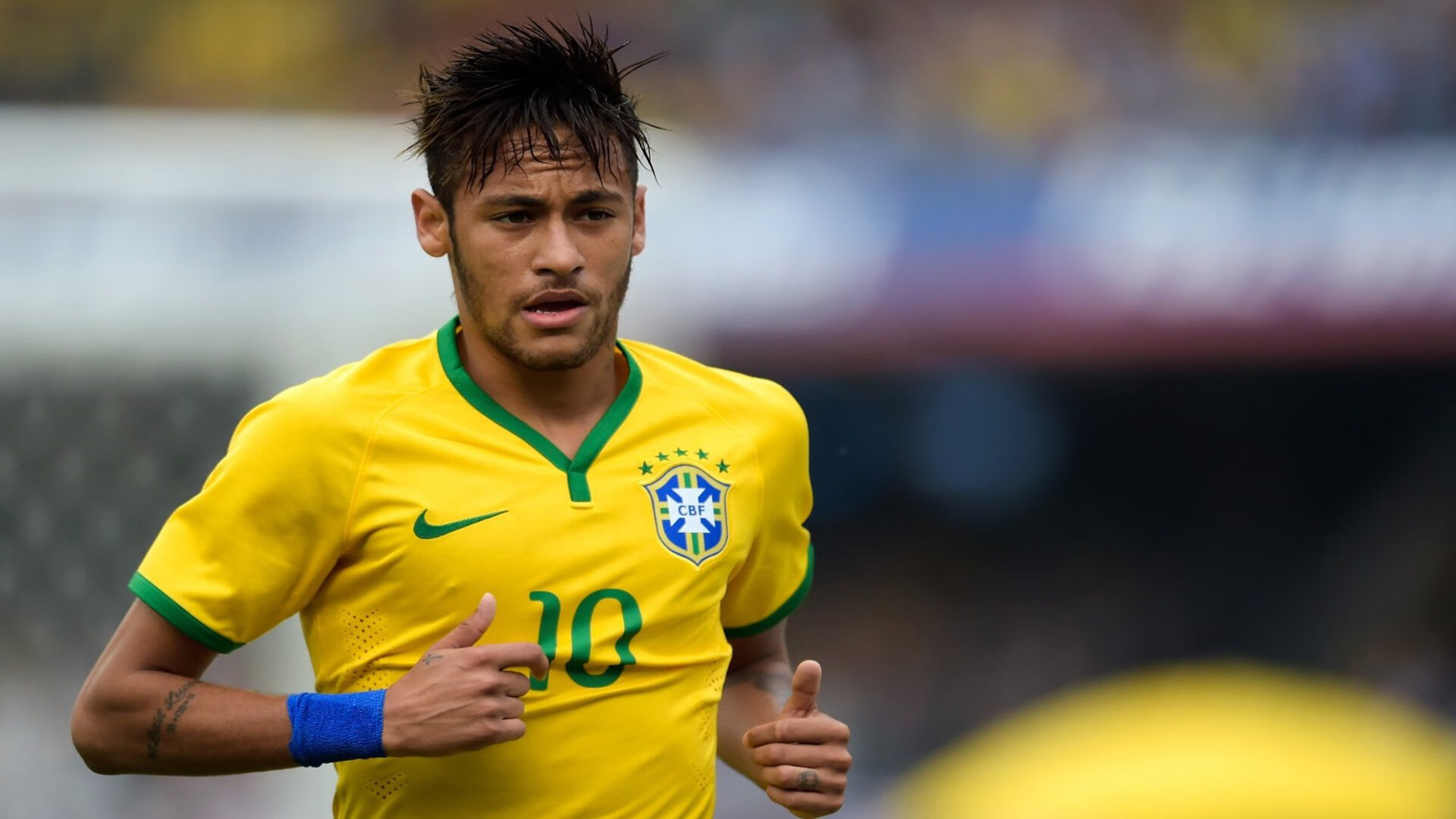 塞内加尔队中场贝尔特拉在巴黎奥运会上展现出强大的进攻组织能力