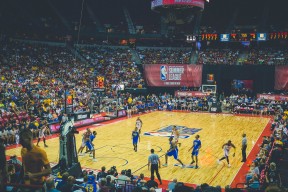 法甲：巴黎主场2-1战胜里尔，积分优势扩大，法甲巴黎阵容