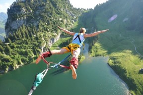 开云体育网页版入口-Uzi助阵电竞公益赛，弘扬体育正能量，uzi电竞俱乐部