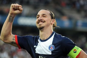 女子冰球世锦赛中国队闯入决赛，刷新历史最佳，女子冰球锦标赛直播