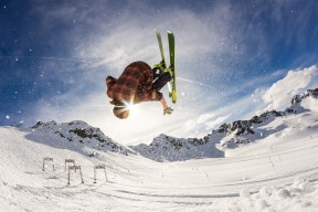 纽卡斯尔联合会杯战绩受挫，需加强训练，纽卡斯尔联转会名单