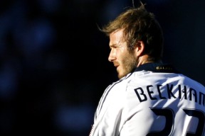 开云体育官网登入-_快船铁血防守，终结对手连胜梦！_，快船收获四连胜