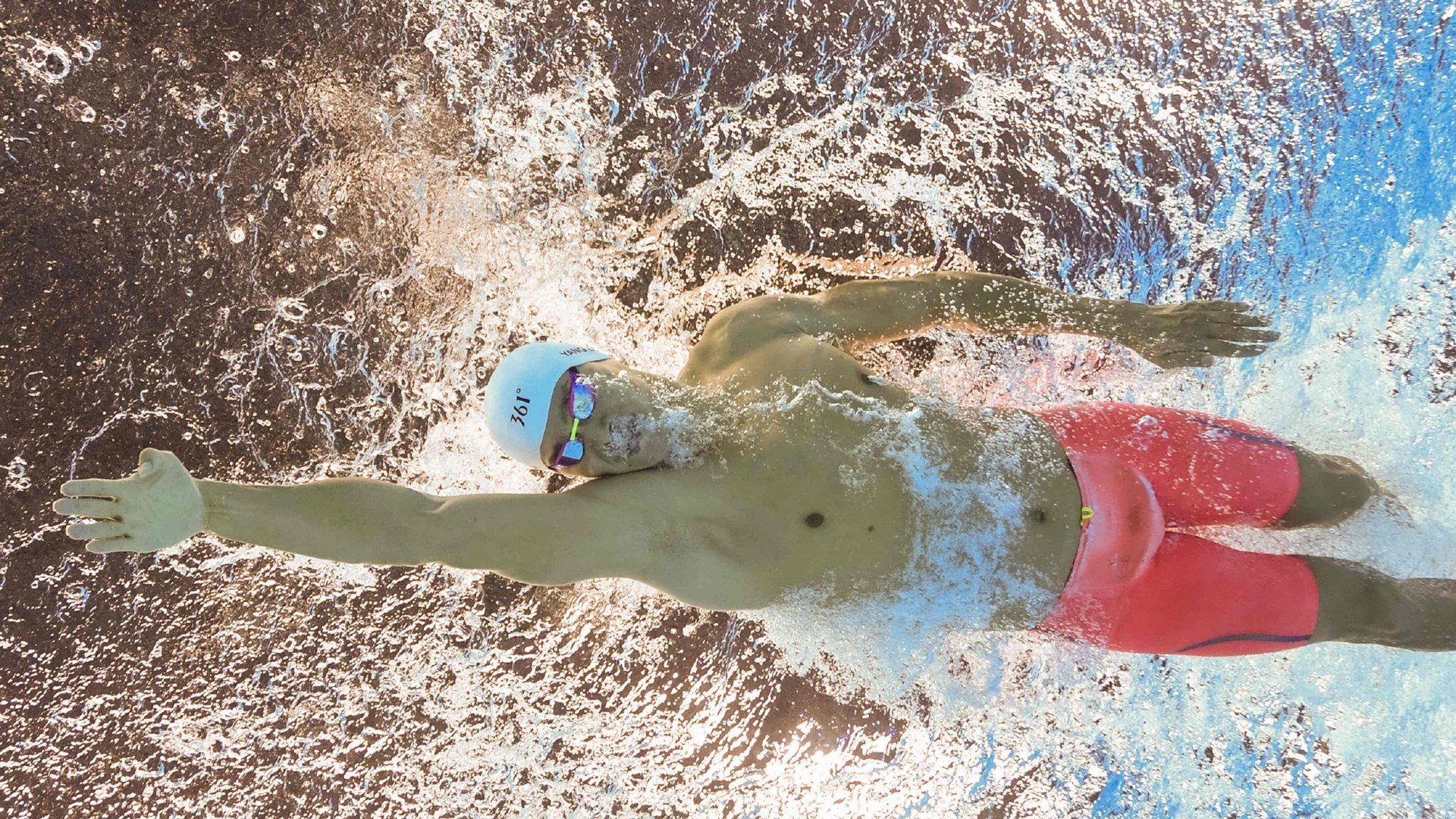 _云端极速跑：虚拟空间中挑战极限_，云端超级云